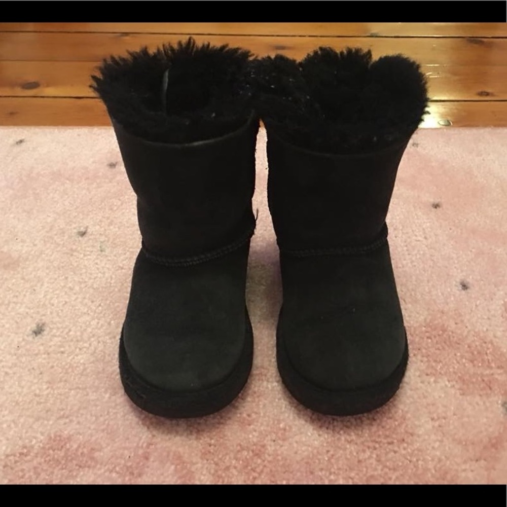 Kids Ugg boots size 8